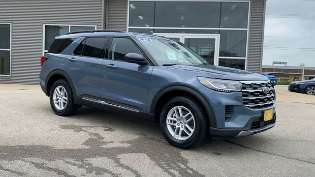 Certified 2025 Ford Explorer Active AWD/4WD image 3