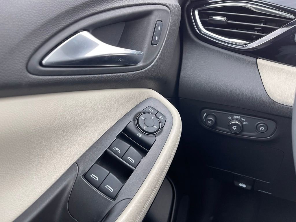 Used 2023 Buick Encore GX Select image 11