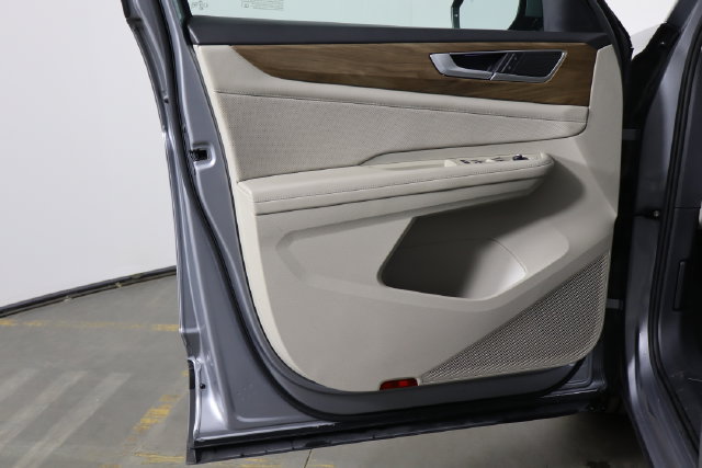 Used 2024 Volkswagen Atlas SE FWD image 19