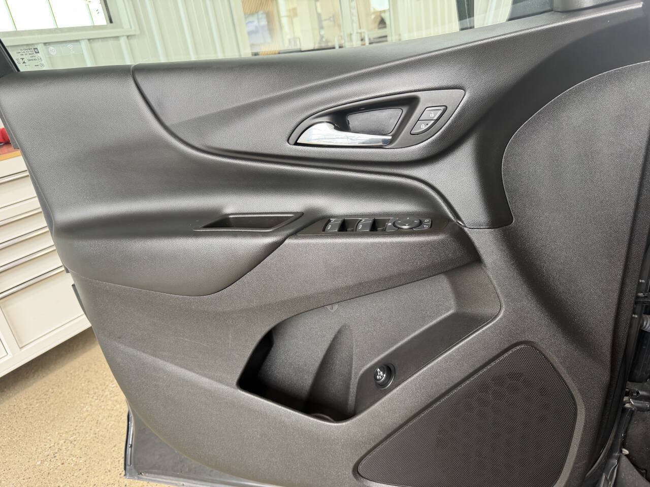 Used 2023 Chevrolet Equinox LT FWD image 19