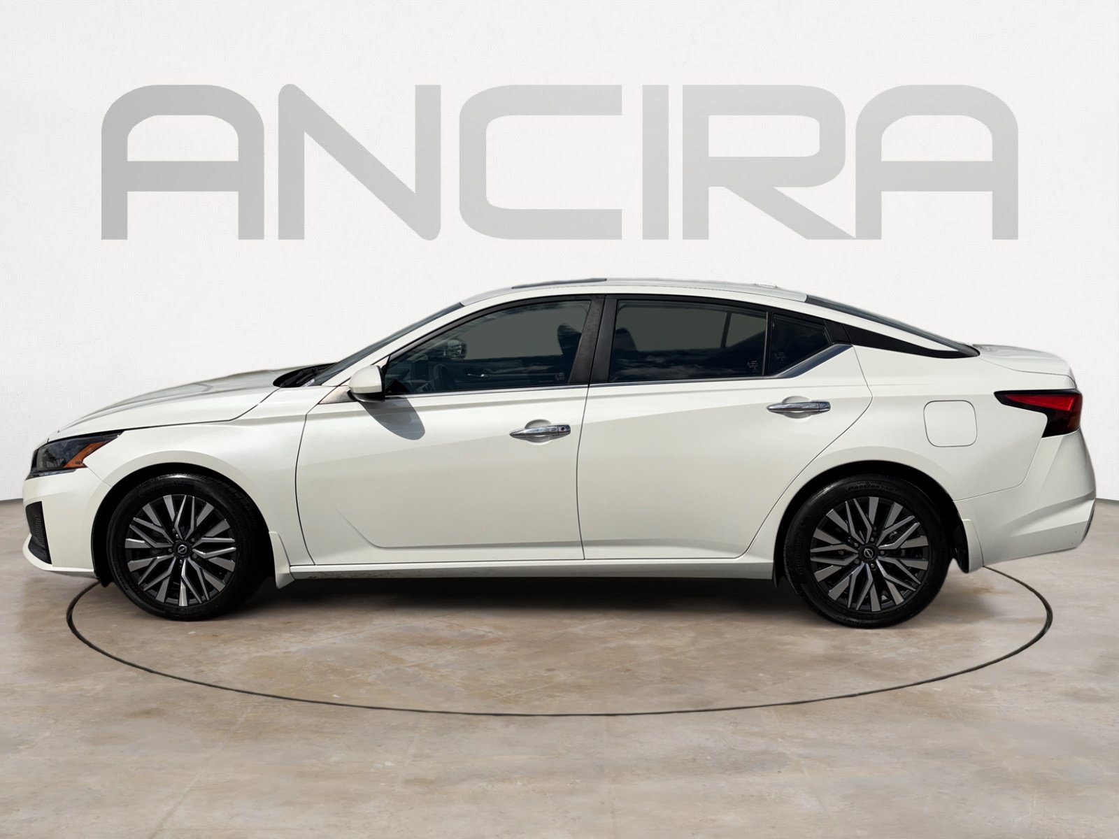 Used 2023 Nissan Altima 2.5 SV w/ SV Premium Package FWD image 8