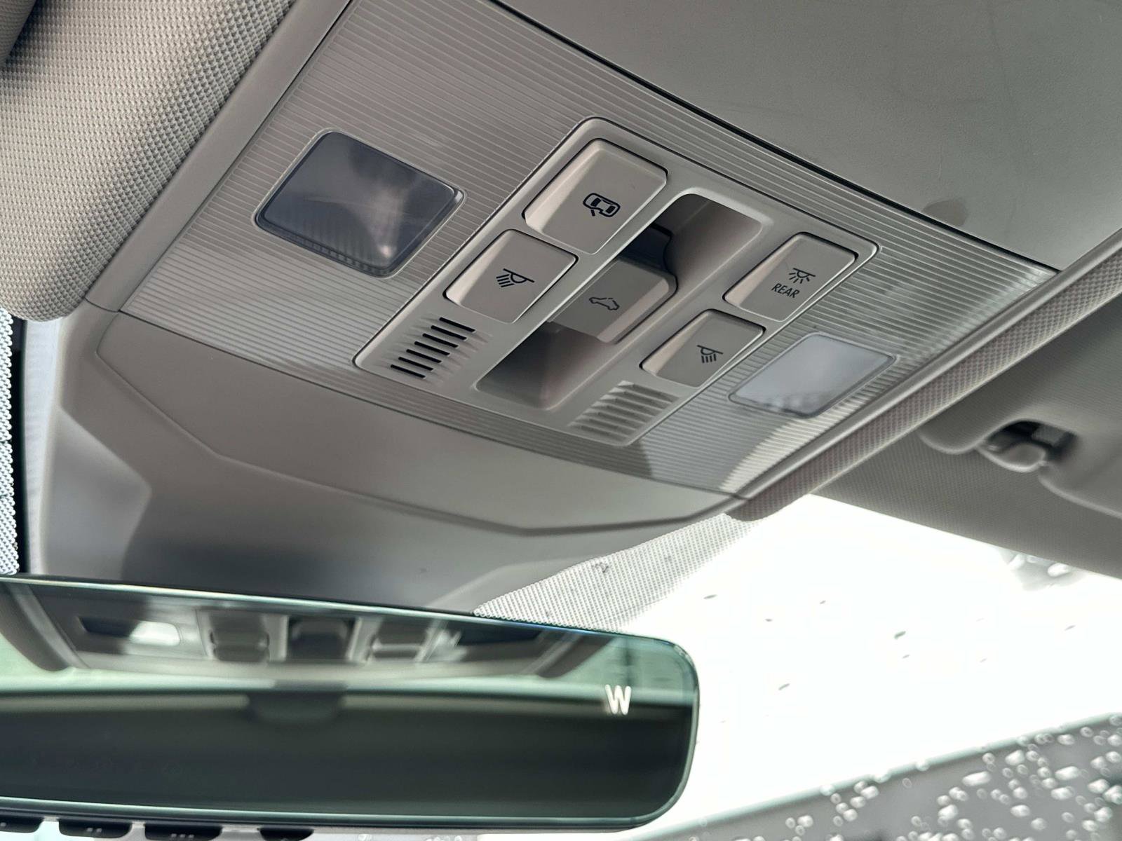 Used 2022 Volkswagen Jetta SE w/ Panoramic Sunroof Package image 30