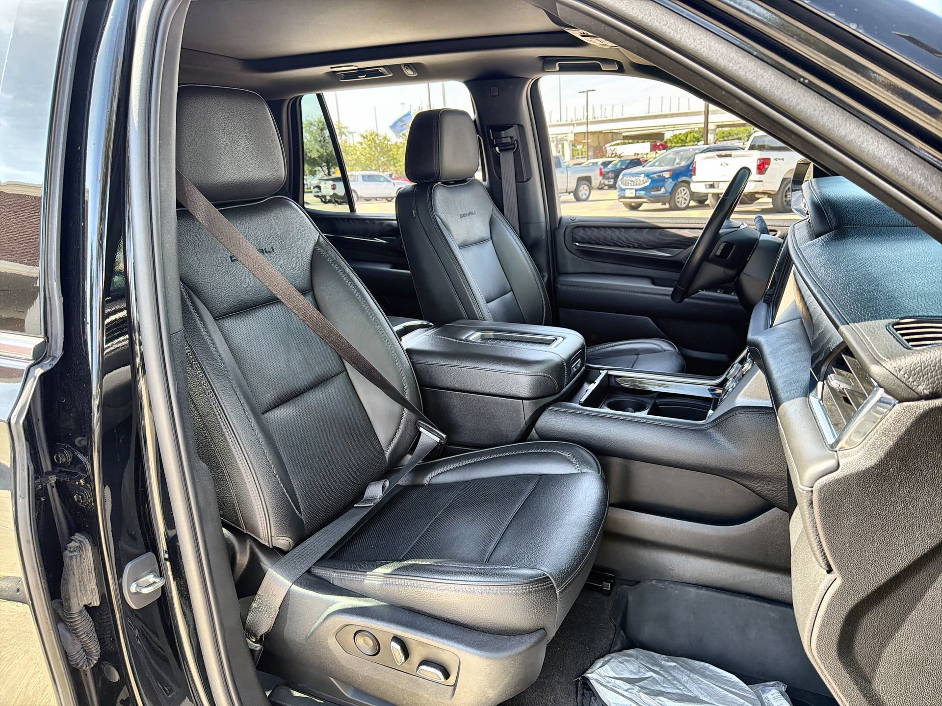 Used 2022 GMC Yukon Denali AWD/4WD image 26