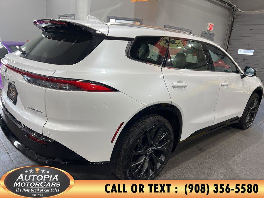 Used 2025 Toyota Crown Signia AWD/4WD image 6