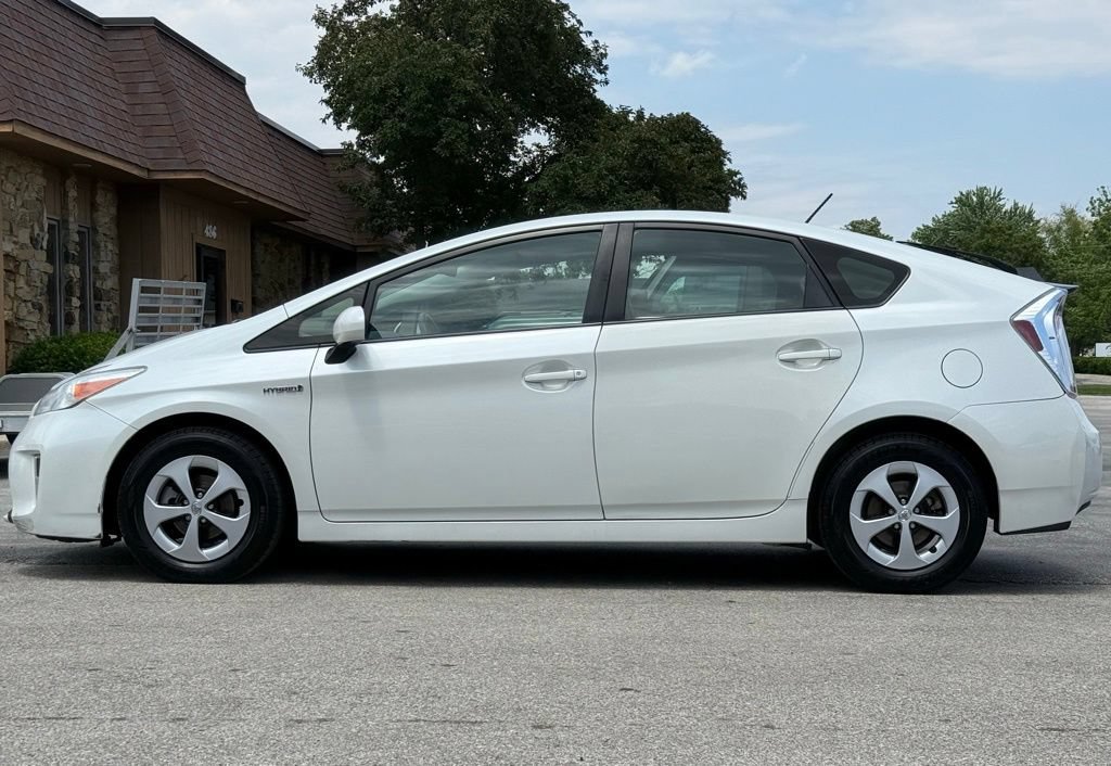 Used 2015 Toyota Prius Three FWD image 2