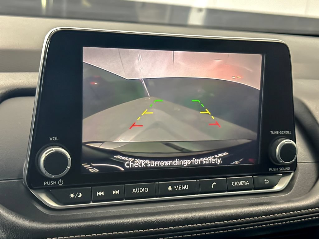 Used 2025 Nissan Rogue SV FWD image 18