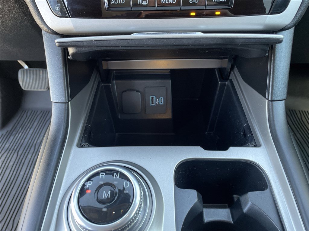 Used 2020 Ford Explorer XLT w/ Comfort Package image 22