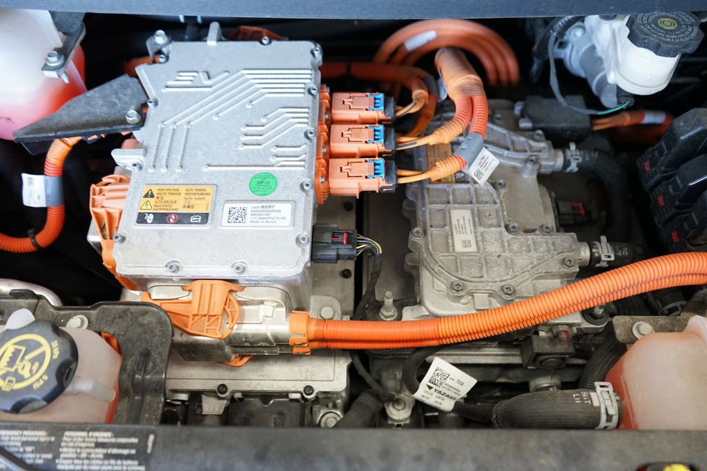 Used 2018 Chevrolet Bolt Premier w/ Driver Confidence II Package FWD image 50