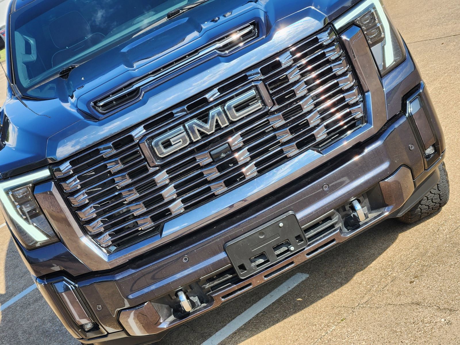 Used 2024 GMC Sierra 3500 Denali Ultimate AWD/4WD image 14