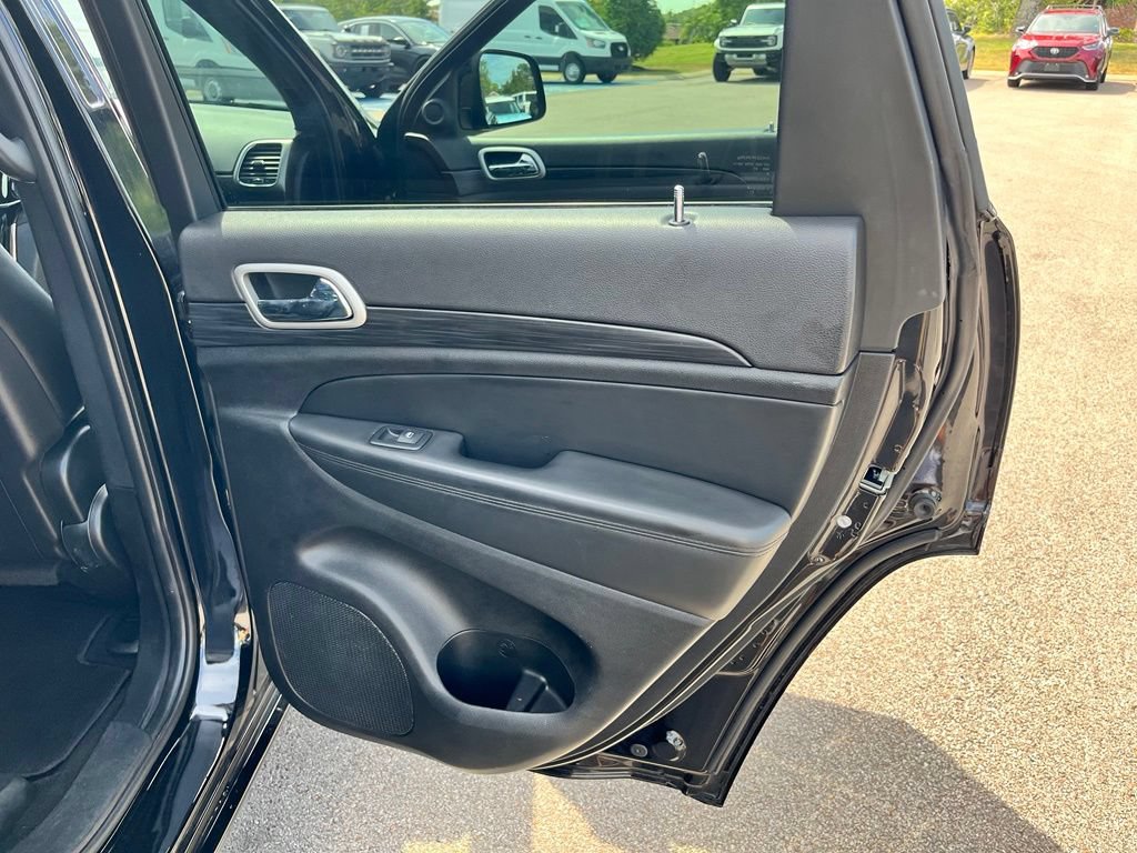 Used 2022 Jeep Grand Cherokee Laredo X AWD/4WD image 10