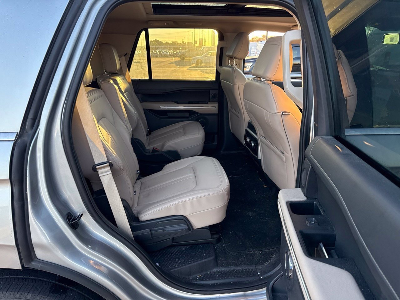 Used 2024 Ford Expedition Limited RWD image 12