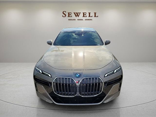 New 2026 BMW 750e xDrive w/ Premium Package AWD/4WD image 8