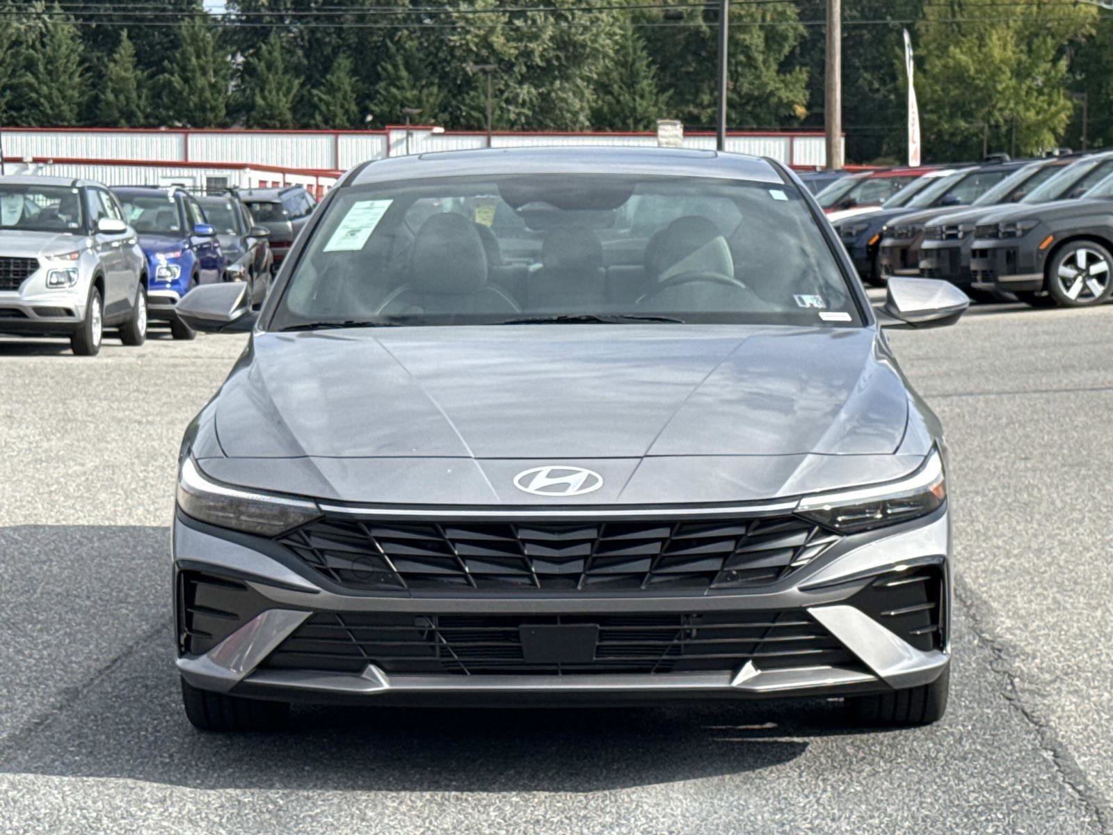 New 2025 Hyundai Elantra Limited image 17