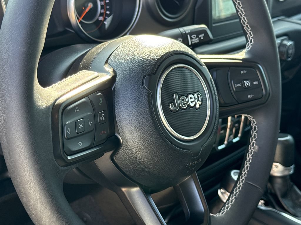 Used 2023 Jeep Gladiator Mojave AWD/4WD image 29