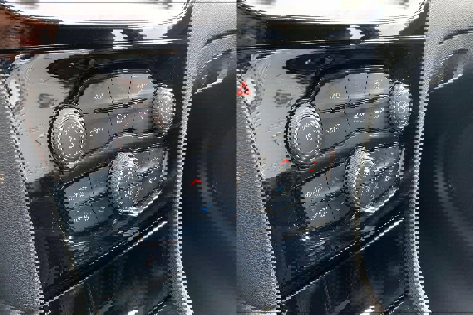 Used 2023 Chrysler 300 S image 35