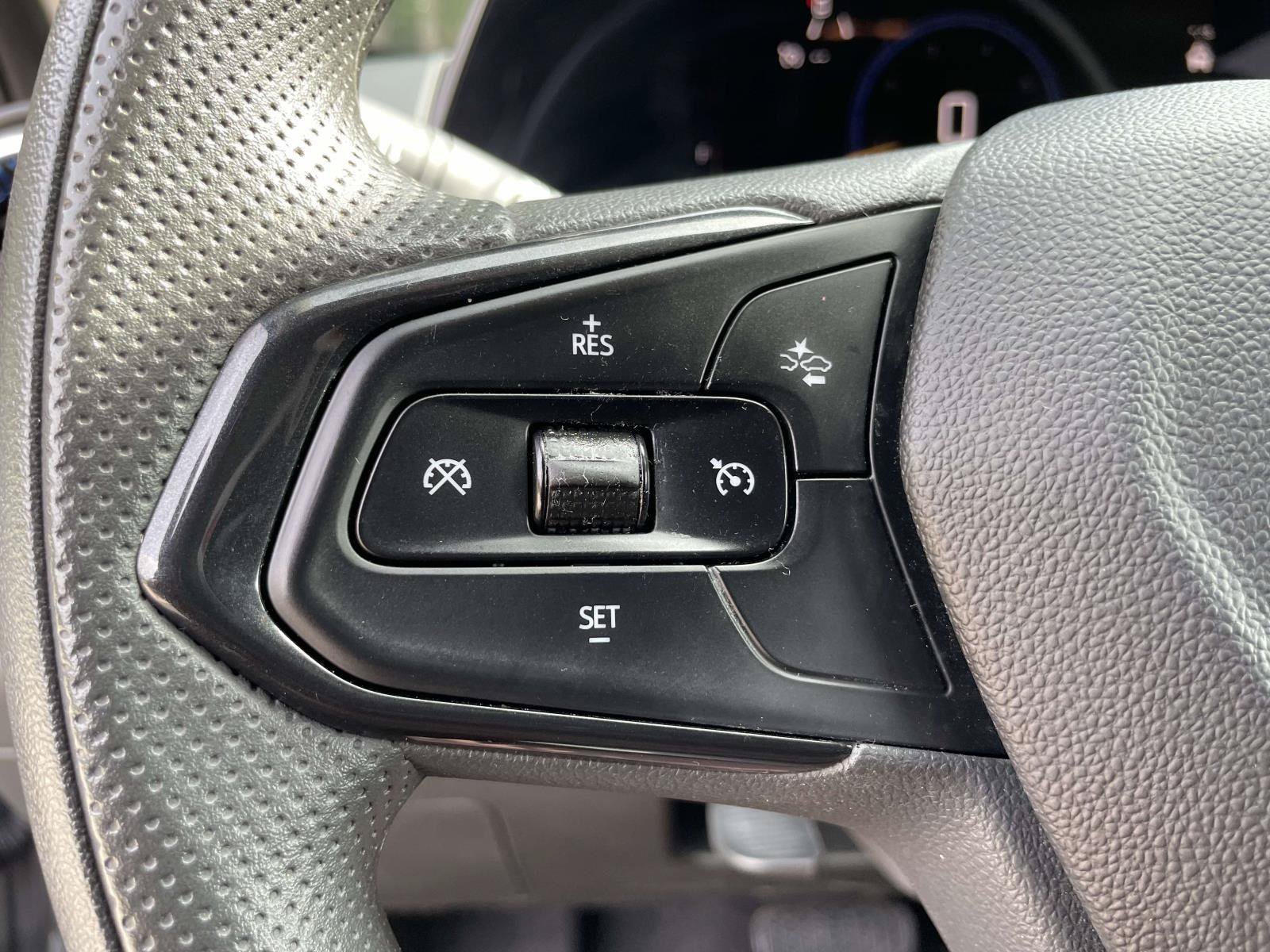 Used 2024 Chevrolet Trax LT FWD image 9
