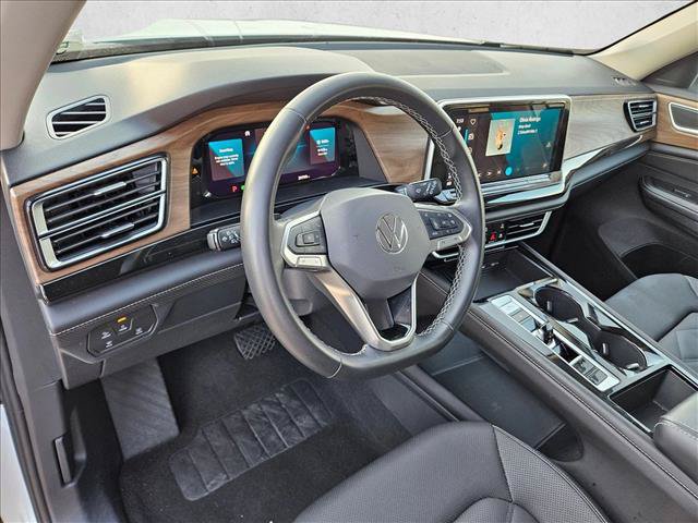Used 2025 Volkswagen Atlas SE AWD/4WD image 10