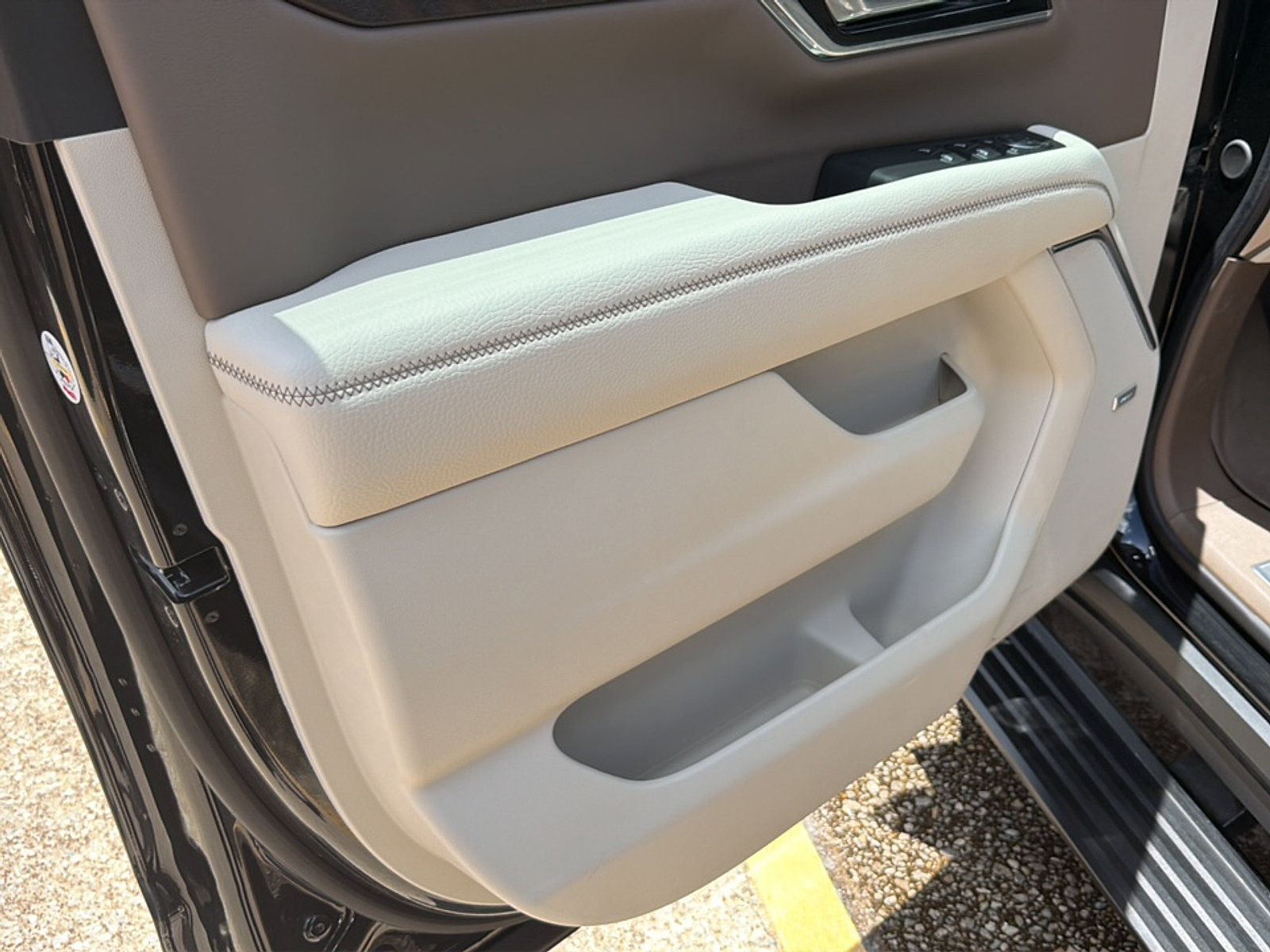 Used 2026 GMC Yukon Denali w/ Sun & Power Step Package AWD/4WD image 21