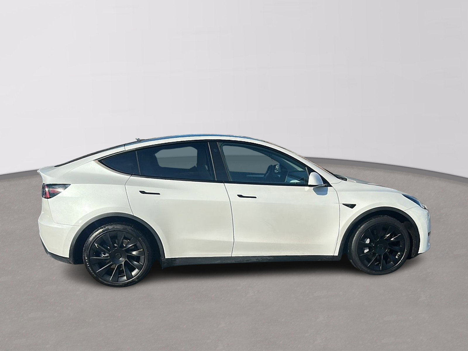 Used 2022 Tesla Model Y Long Range image 6