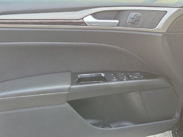 Used 2013 Ford Fusion SE FWD image 14