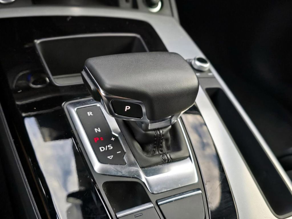 Used 2025 Audi Q5 2.0T Premium image 16