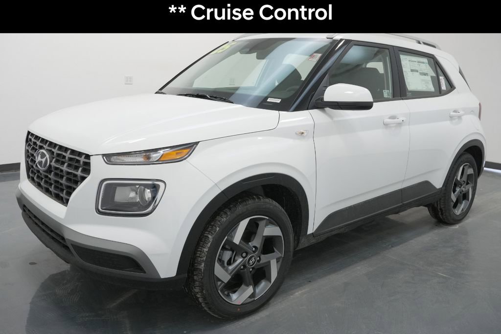 New 2025 Hyundai Venue SEL image 4