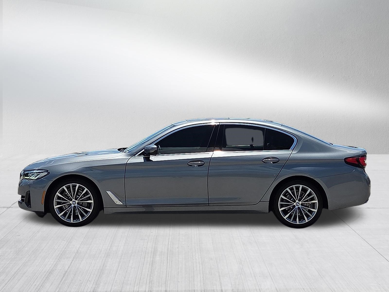 Used 2023 BMW 530i xDrive AWD/4WD image 3