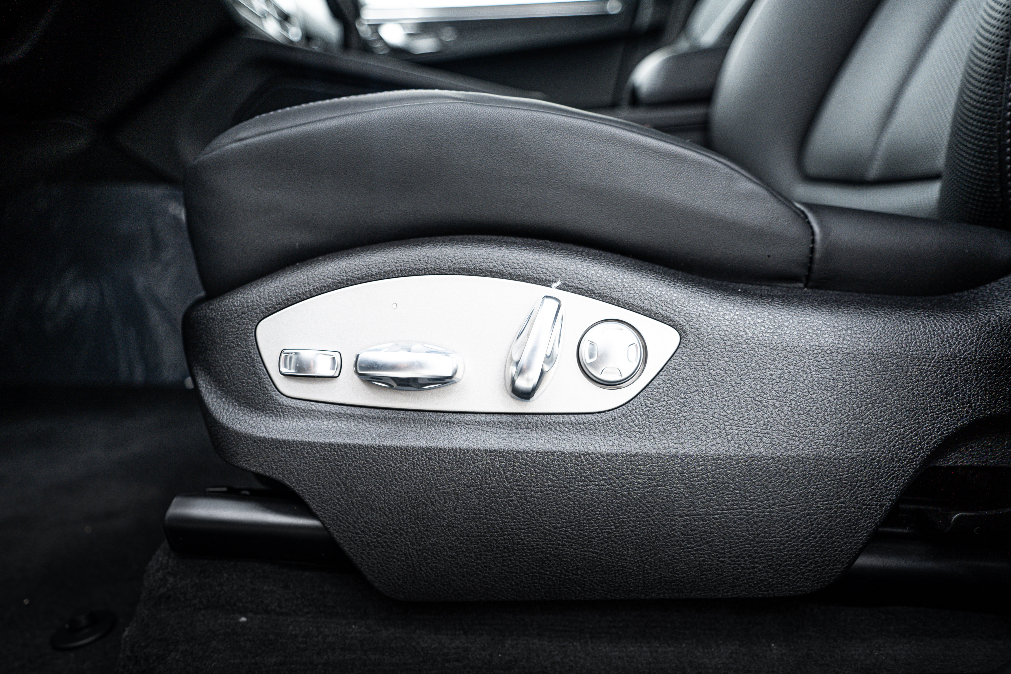 New 2026 Porsche Macan GTS image 18