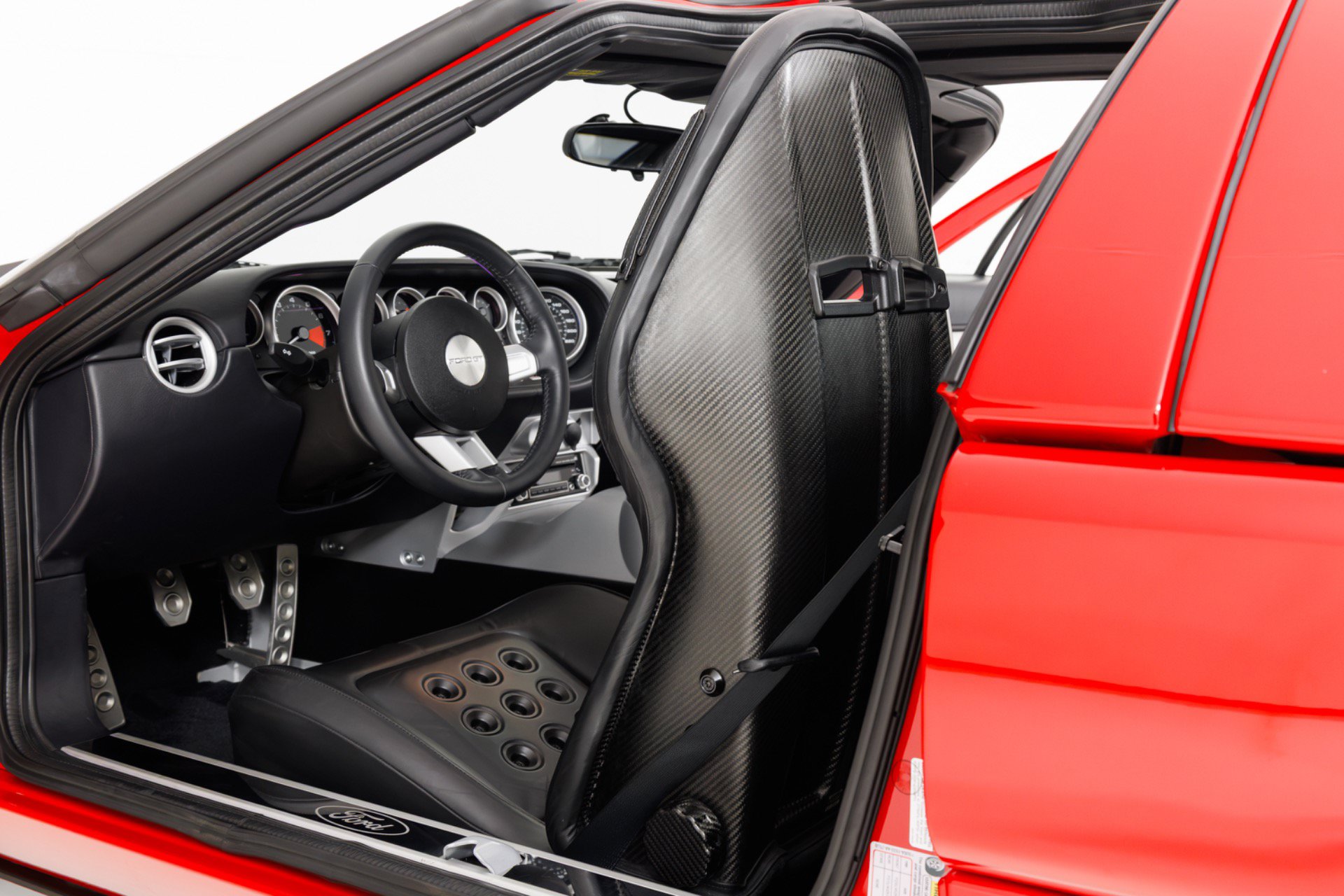 Used 2006 Ford GT RWD image 49