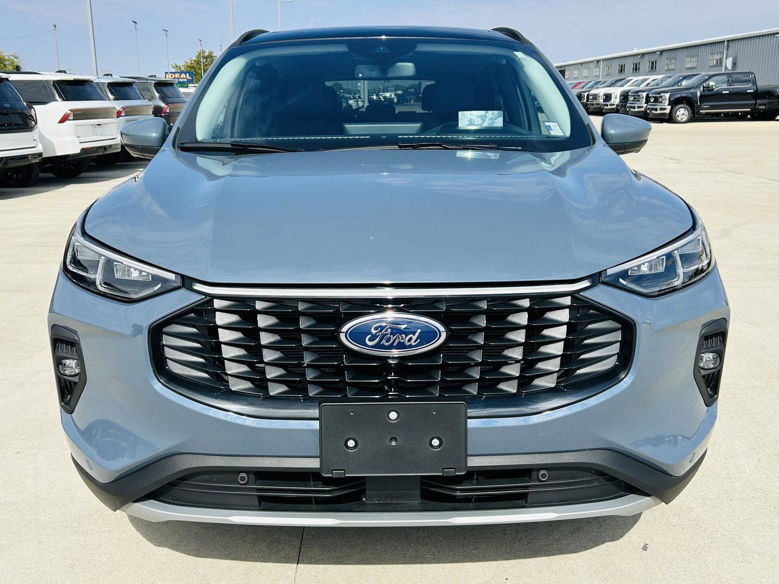 Used 2025 Ford Escape SE w/ PHEV Premium Package image 38