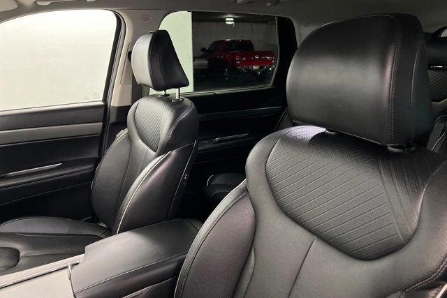 Used 2024 Hyundai Palisade SEL w/ Premium Package image 16