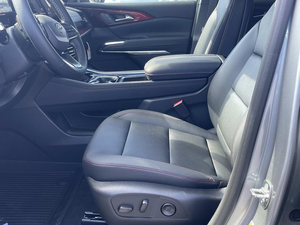 New 2026 Chevrolet Traverse Z71 w/ Driver Confidence Package image 19