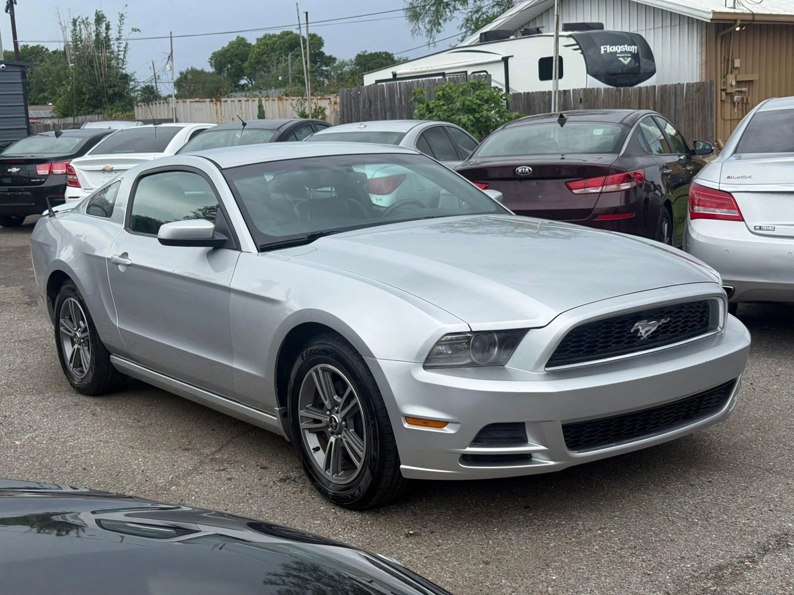 Used 2013 Ford Mustang Premium image 2