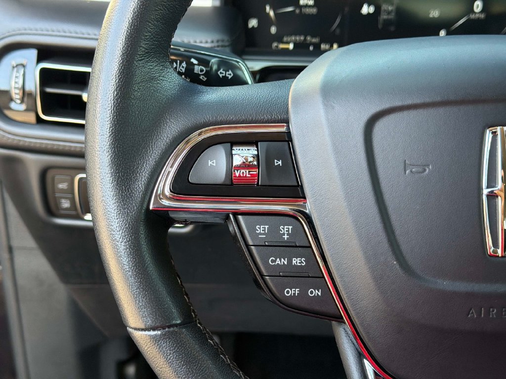 Used 2023 Lincoln Nautilus AWD w/ Premium Package image 31