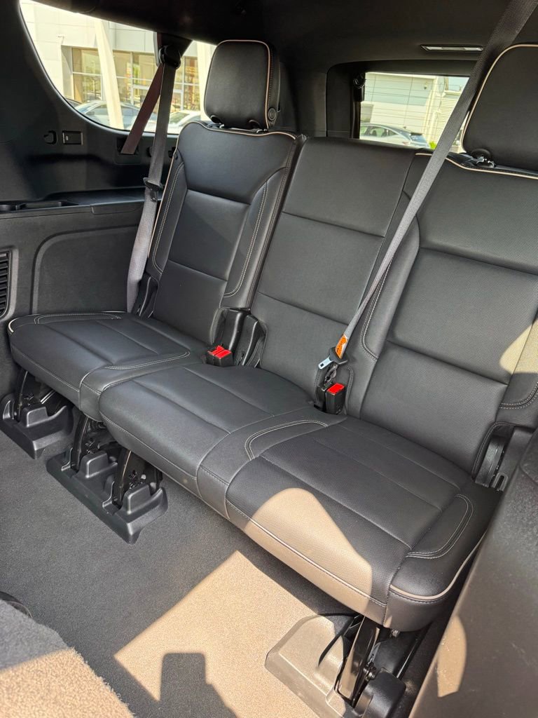 Used 2023 Chevrolet Suburban Premier AWD/4WD image 15