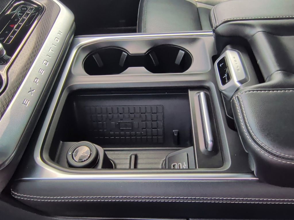 Used 2025 Ford Expedition Max Platinum w/ Stealth Appearance Package AWD/4WD image 32