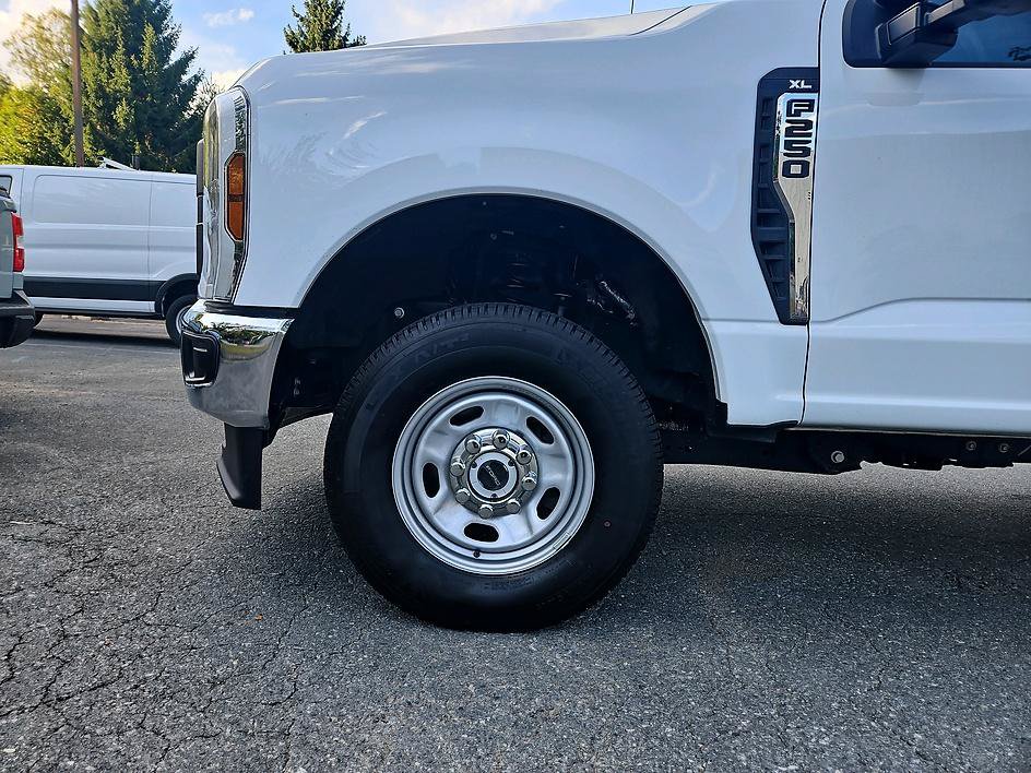 Used 2024 Ford F250 XL w/ XL Driver Assist Package AWD/4WD image 9