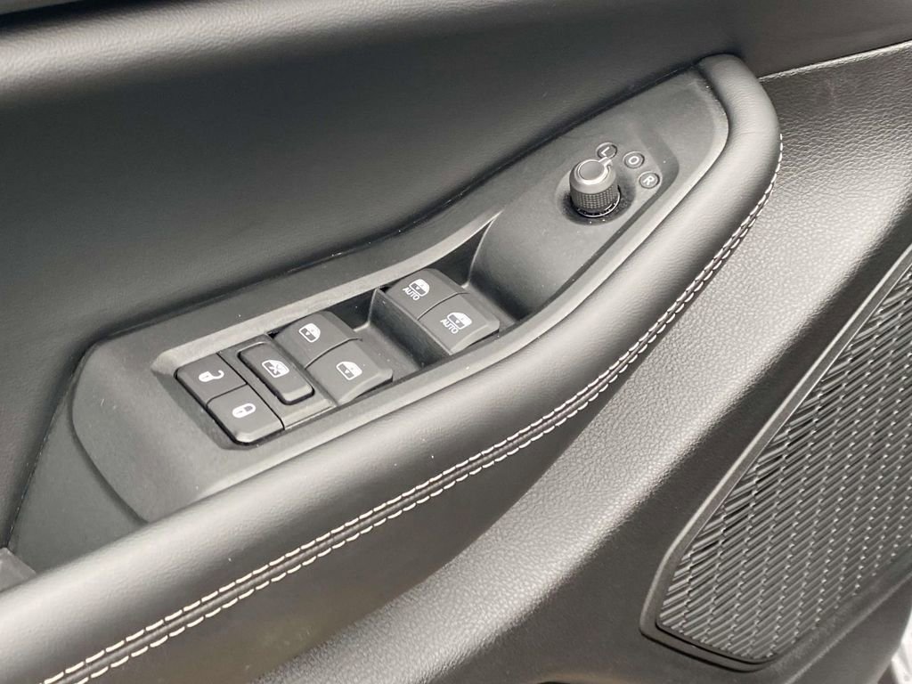 New 2025 Jeep Grand Cherokee Laredo w/ MOPAR Finishing Package image 13