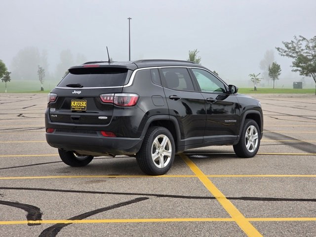 Used 2023 Jeep Compass Latitude w/ Convenience Group image 3