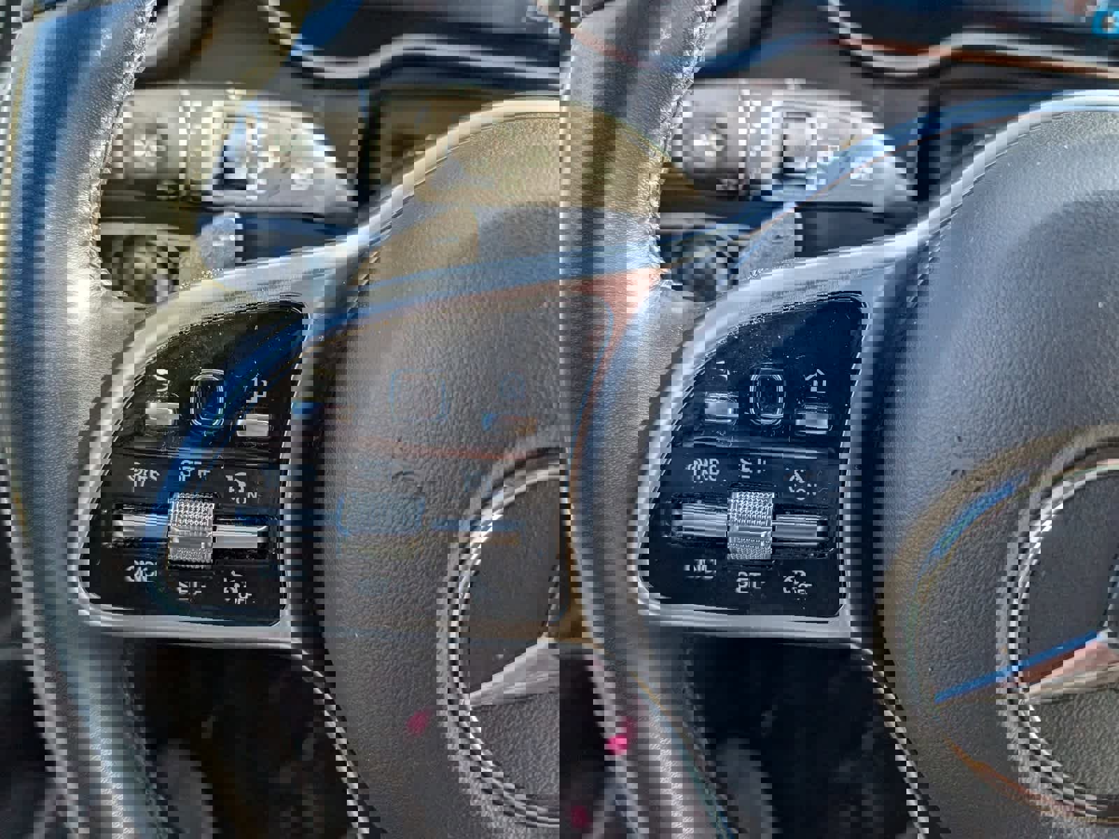 Used 2021 Mercedes-Benz GLC 300 4MATIC image 23