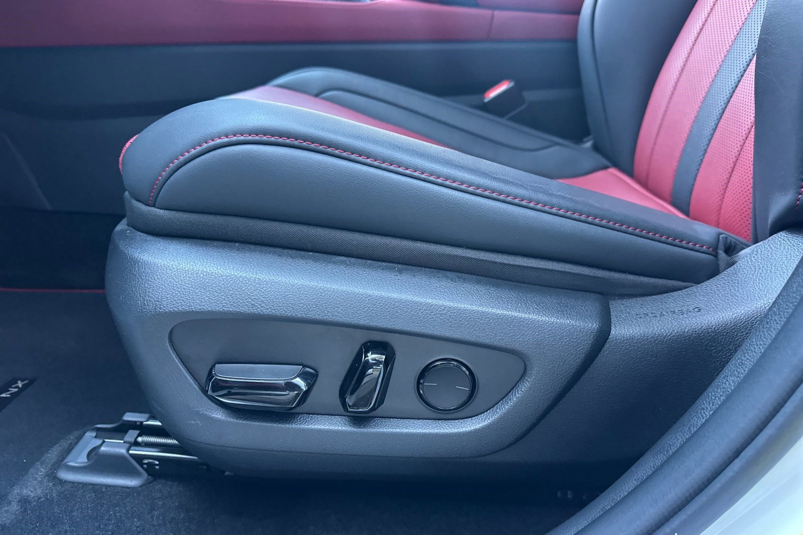 Used 2025 Lexus NX 450h+ F Sport image 14