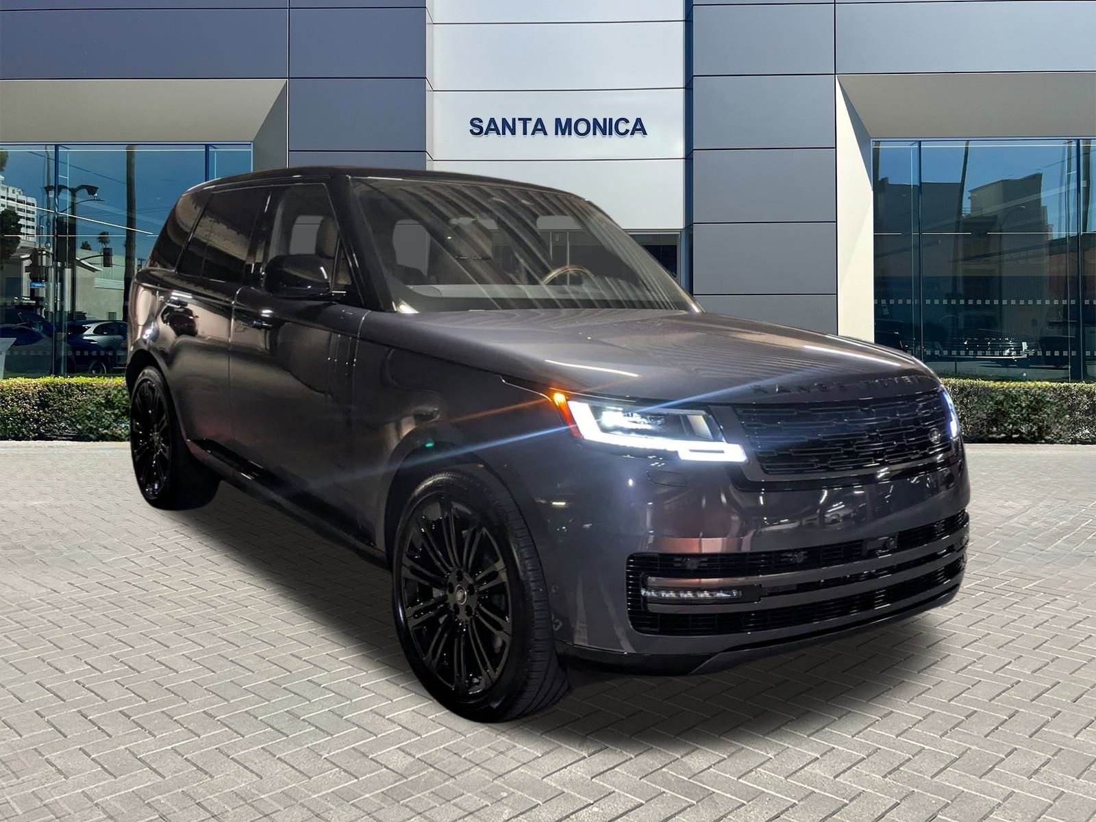 New 2025 Land Rover Range Rover SE image 7