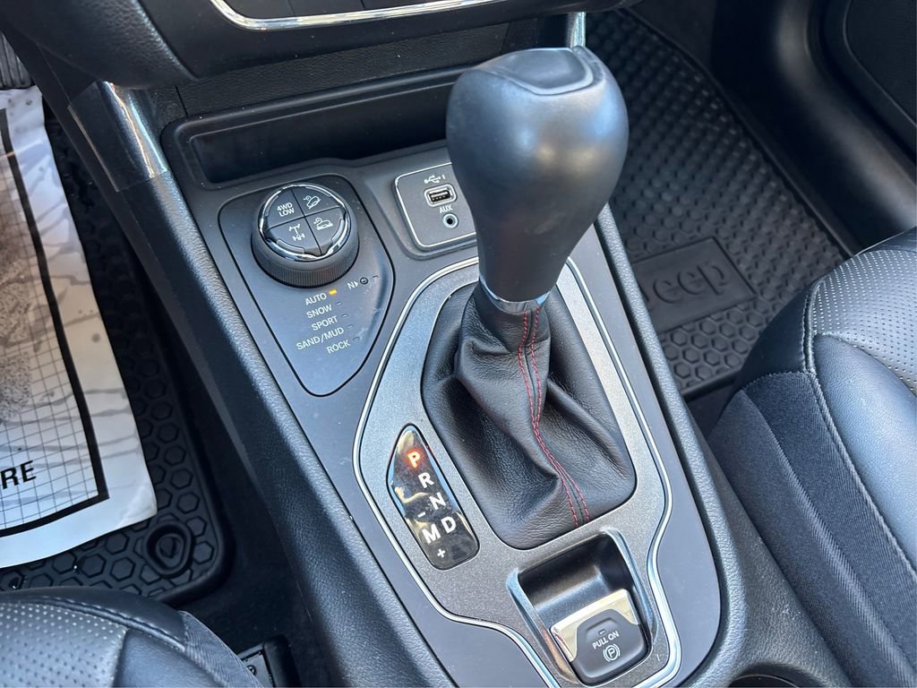 Used 2022 Jeep Cherokee Trailhawk w/ Premium Leather Package image 30