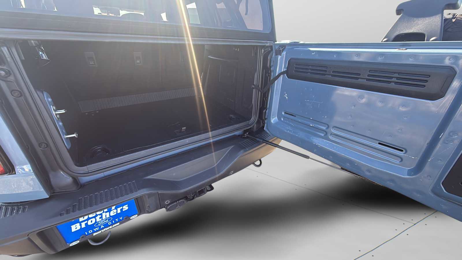 Used 2023 Ford Bronco Badlands image 18