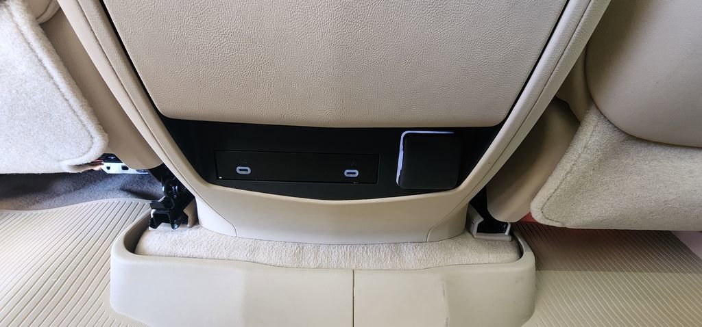 Used 2024 Cadillac Escalade ESV Premium Luxury w/ LPO, Floor Liner Package AWD/4WD image 25