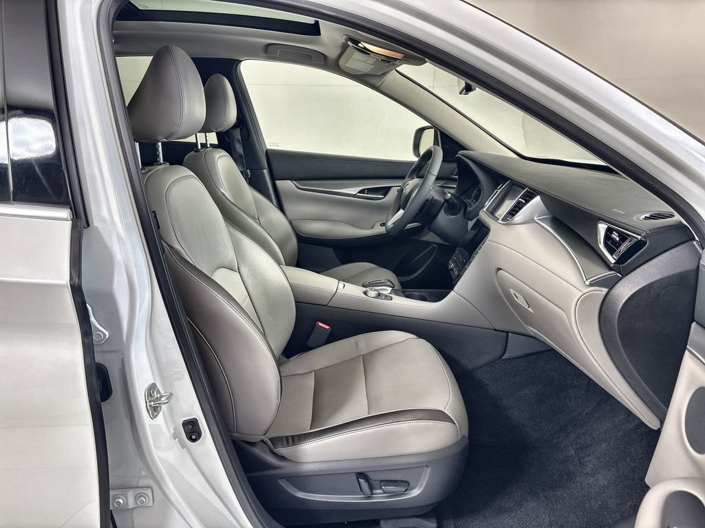 Used 2023 INFINITI QX50 Luxe AWD/4WD image 25