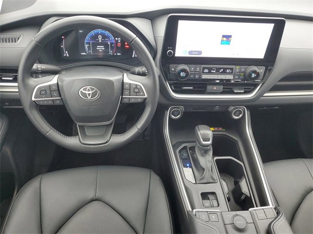 Used 2025 Toyota Grand Highlander FWD image 17