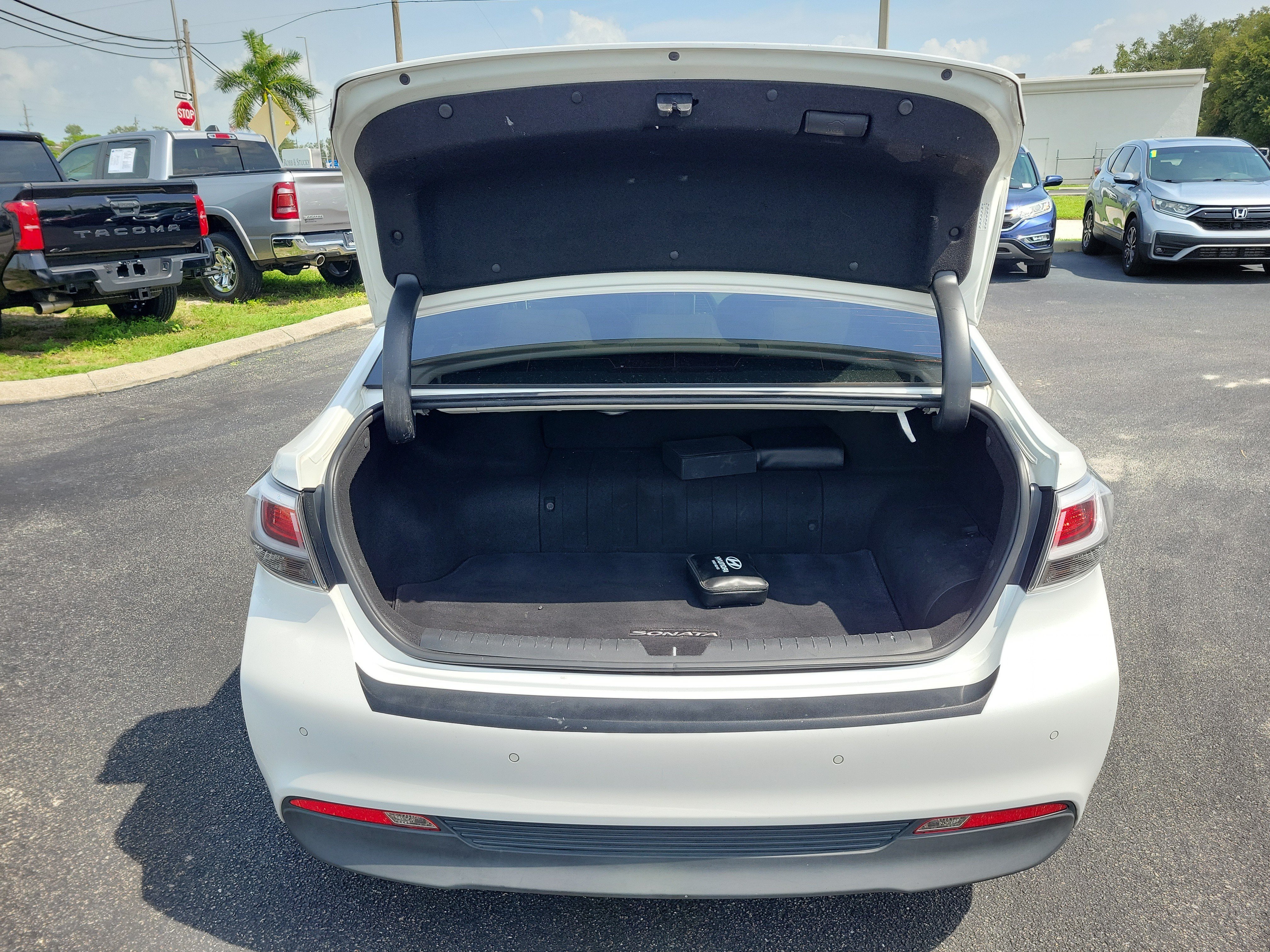 Used 2017 Hyundai Sonata Limited FWD image 9