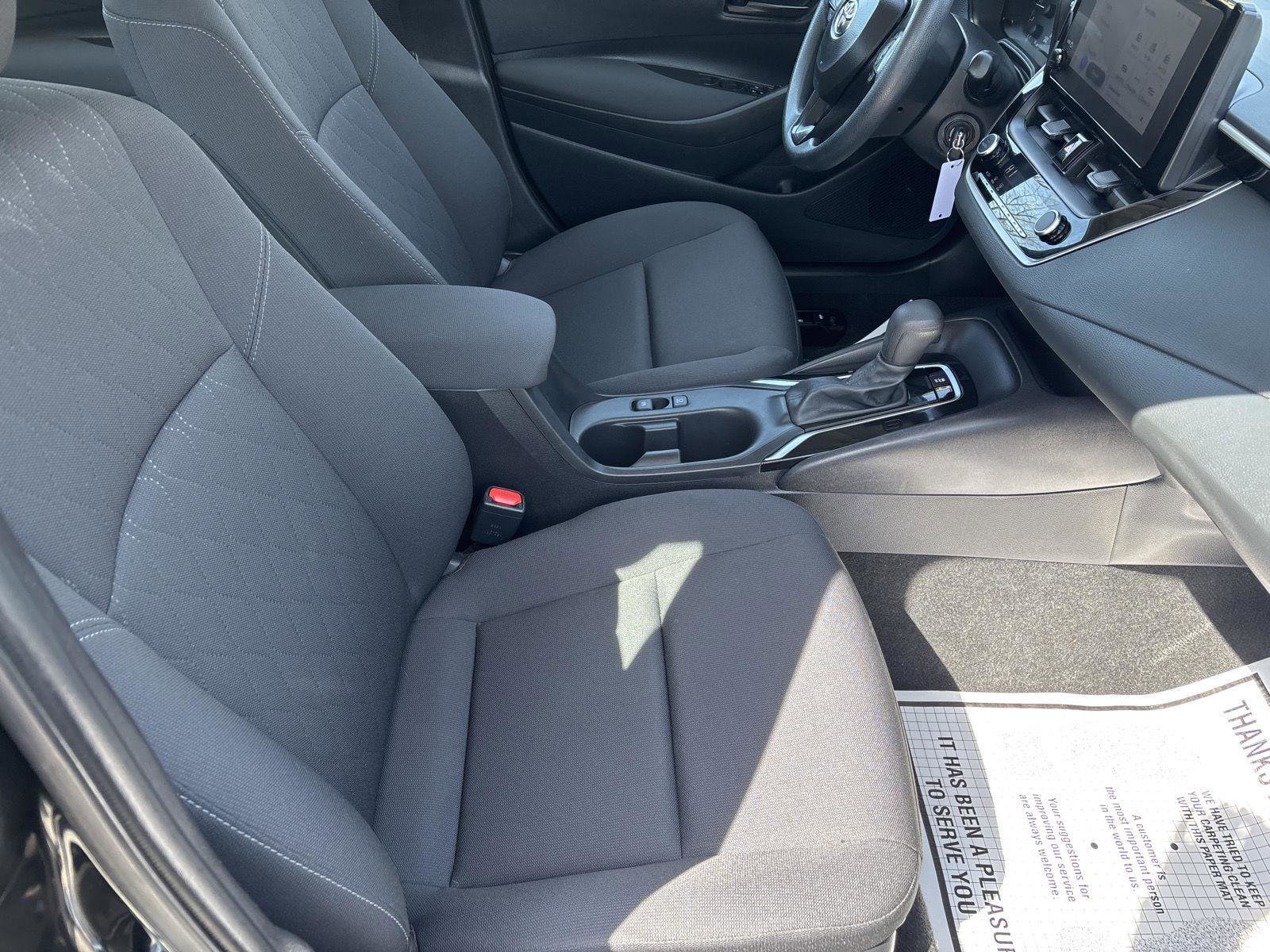 Used 2025 Toyota Corolla LE image 26