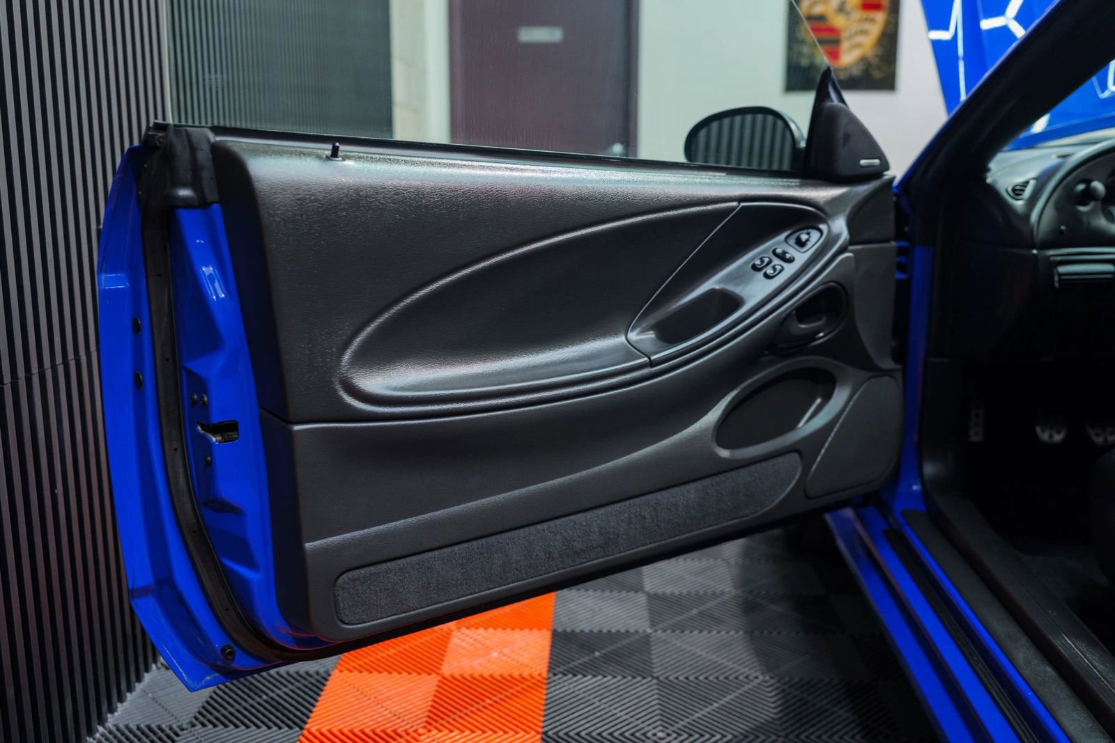 Used 2004 Ford Mustang Mach 1 RWD image 24